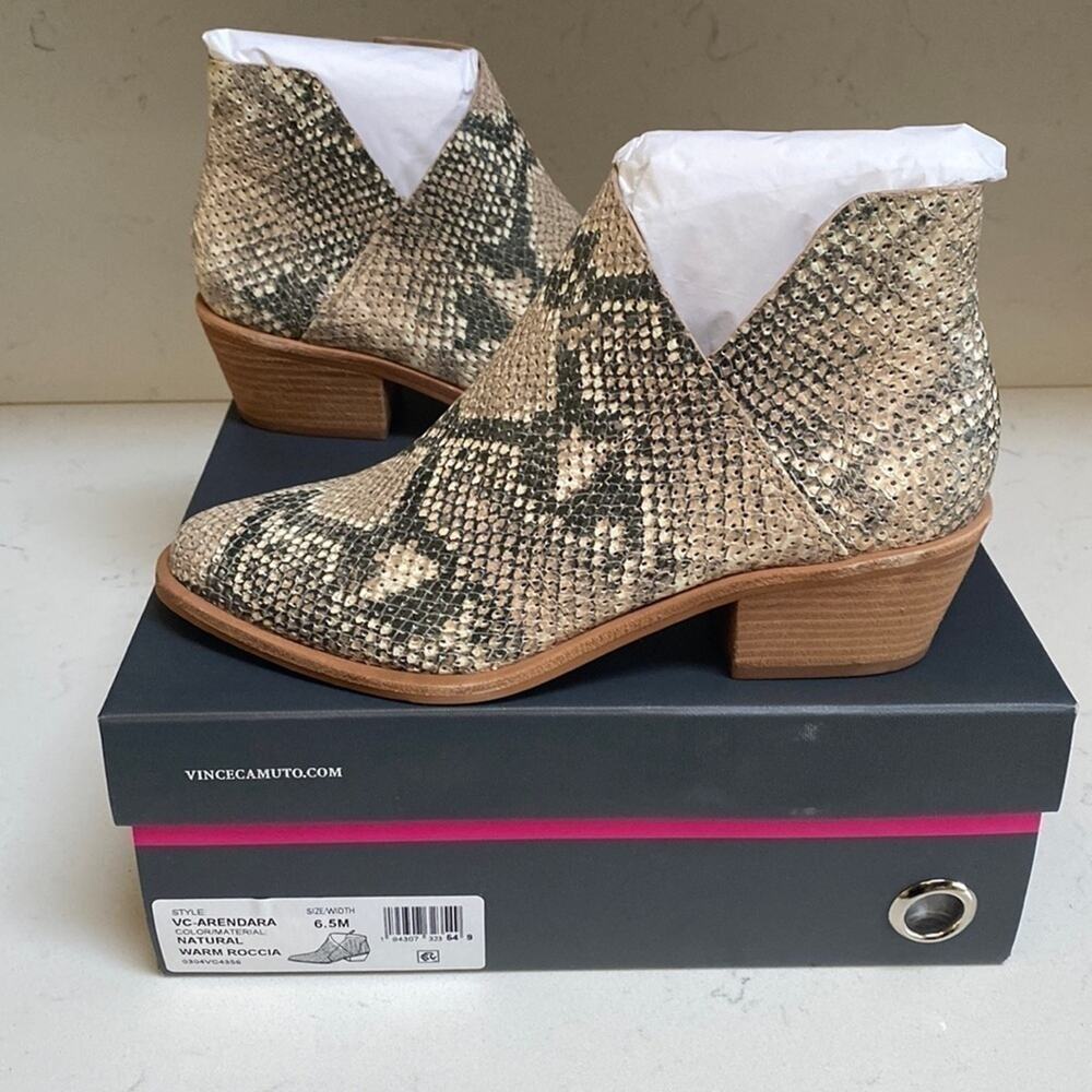 VINCE CAMUTO Arendara Bootie